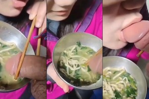 Độc lạ em ăn mì còn lấy chim anh chấm vào nước để mút | BJ #f098bc Độc lạ em ăn mì còn lấy chim anh chấm vào nước để mút | BJ #f098bc