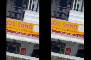 Em nữ sinh vạch quần cho bạn trai liếm ở quán cà phê | genz Em nữ sinh vạch quần cho bạn trai liếm ở quán cà phê | genz