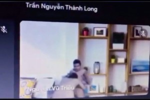 Học online quên không tắt camera lộ cảnh bạn gái đang bú mút | BJ Học online quên không tắt camera lộ cảnh bạn gái đang bú mút | BJ