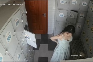 Camera quay lén phòng thay đồ bể bơi – 2 | be boi